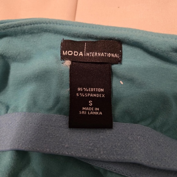 Victoria's Secret Keyhole Top in Turquoise - Picture 3 of 3